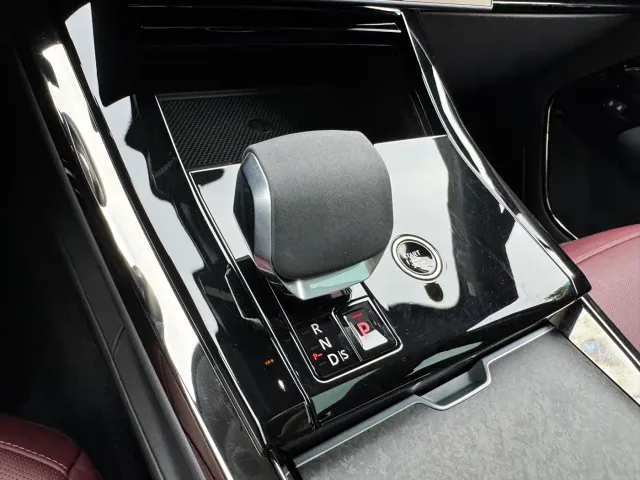 Land Rover Range Rover Sport — Фото автомобиля 12