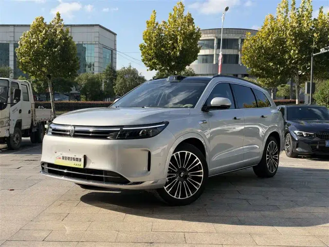 Фотография автомобиля — Aito M7