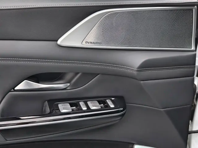 Xpeng G9 — Фото автомобиля 16