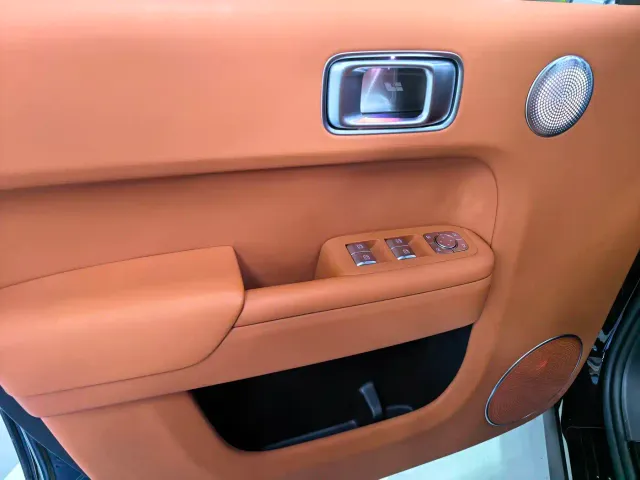 Li Auto L8 — Фото автомобиля 4