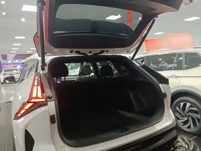 Geely Boyue — Фото автомобиля 18