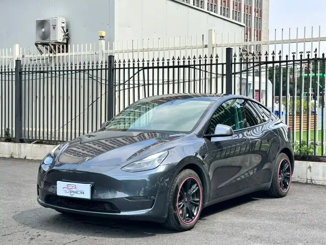Фотография автомобиля — Tesla Model Y