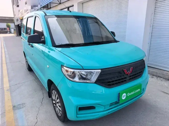Wuling Hongguang V — Фото автомобиля 3