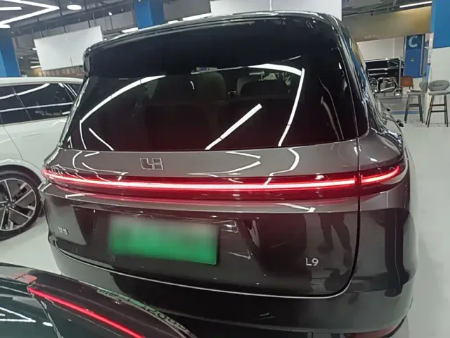Li Auto L9 — Фото автомобиля 5