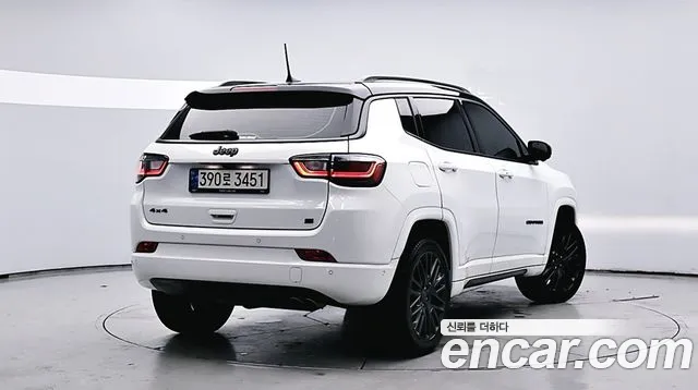 Jeep Compass 2nd Gen — Фото автомобиля 2
