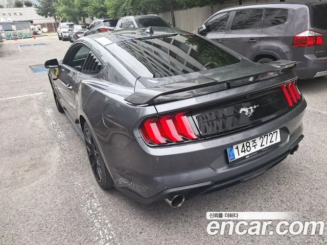 Ford Mustang — Фото автомобиля 4