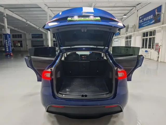 Tesla Model Y 2022 Facelift Rear-Wheel Drive Version — Фото автомобиля 13