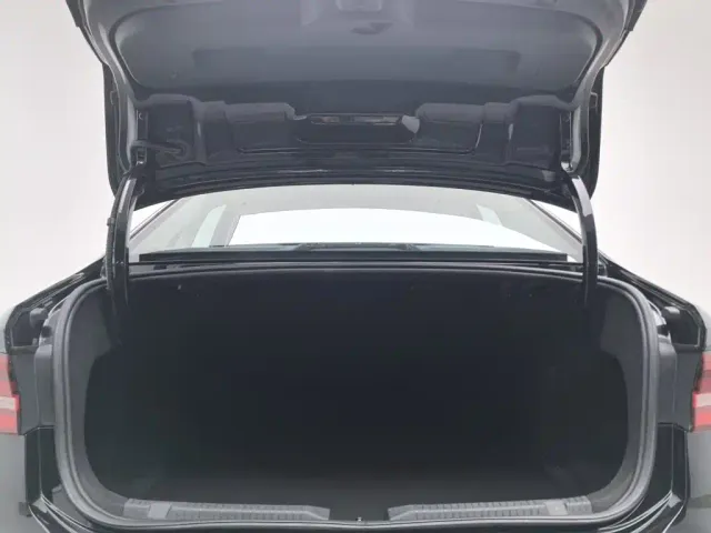 Volkswagen Lavida — Фото автомобиля 16