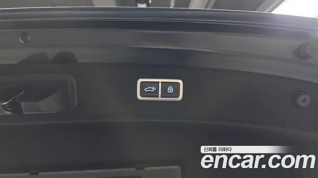 Genesis G80 Бензин 2.5 турбо AWD — Фото автомобиля 17