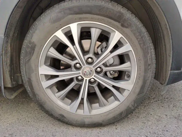 Buick Envision Plus — Фото автомобиля 8