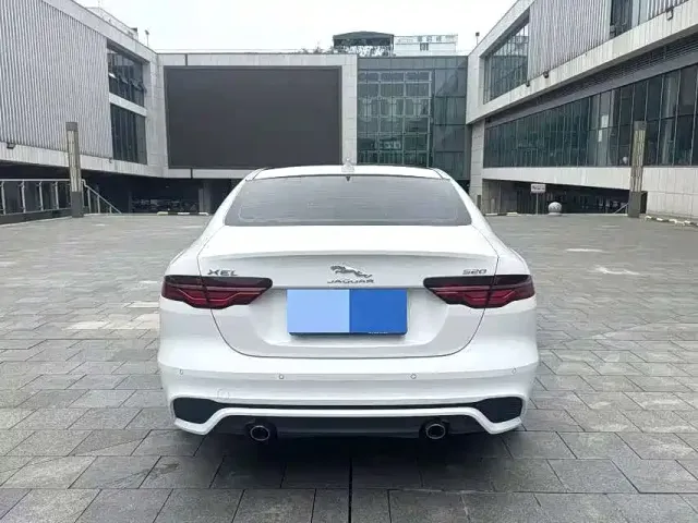 Jaguar XEL — Фото автомобиля 8