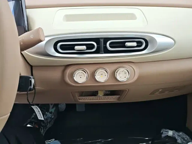 Wuling Hongguang Mini EV — Фото автомобиля 12