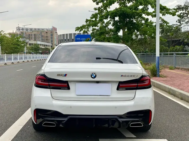 BMW 5 Series — Фото автомобиля 5