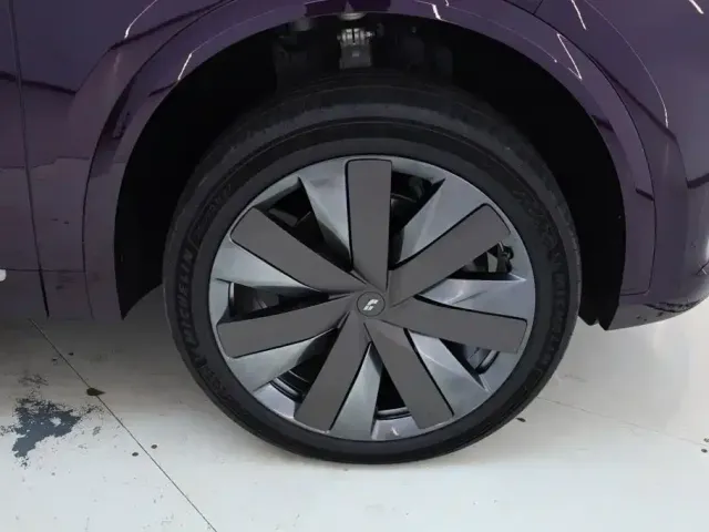 Li Auto Li Xiang L9 2026 Base Model — Фото автомобиля 14