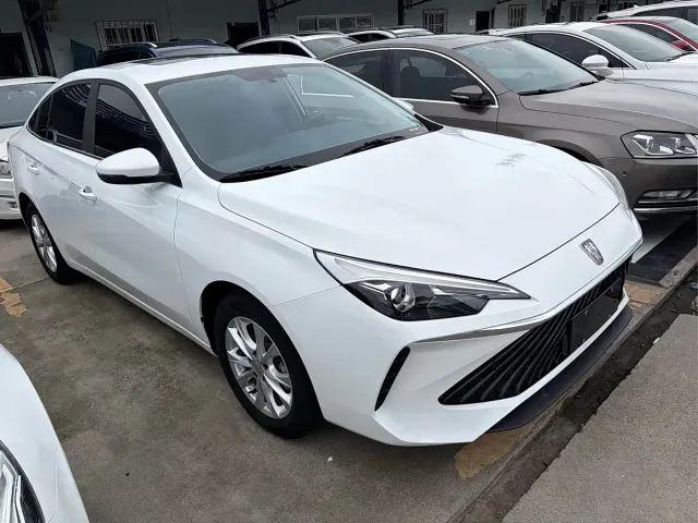 Roewe i5 — Фото автомобиля 3