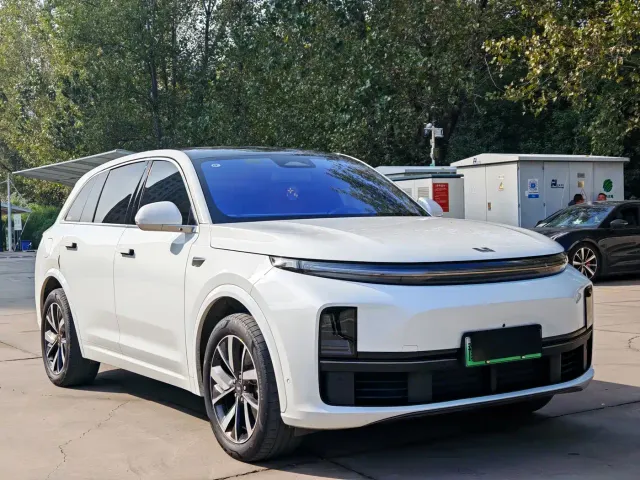 Li Auto L7 — Фото автомобиля 3