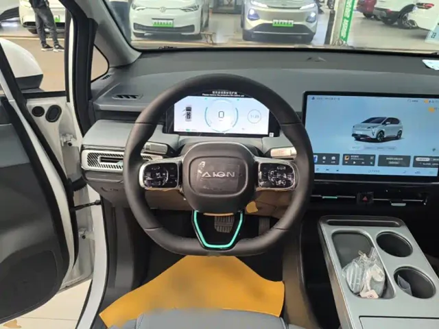 GAC Aion Y — Фото автомобиля 10