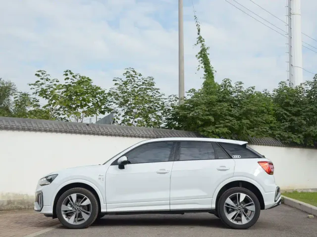 Audi Q2L — Фото автомобиля 14