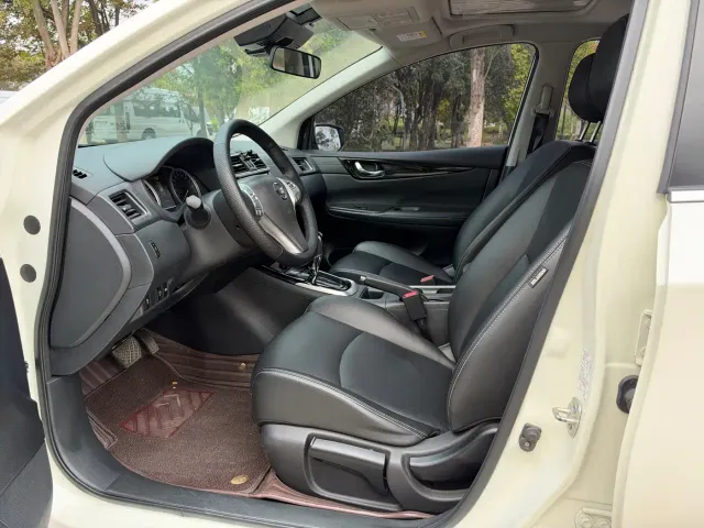 Nissan Tiida — Фото автомобиля 8