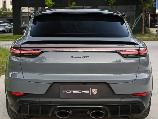 Porsche Cayenne — Фото автомобиля 3