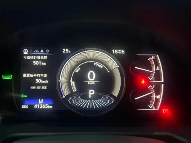 Lexus ES — Фото автомобиля 12