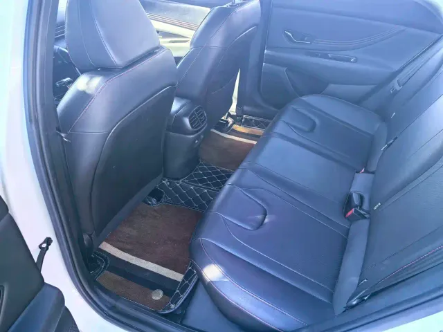 Hyundai Elantra — Фото автомобиля 10