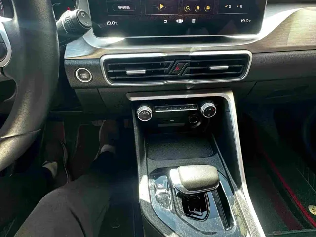 Geely Binyue — Фото автомобиля 11