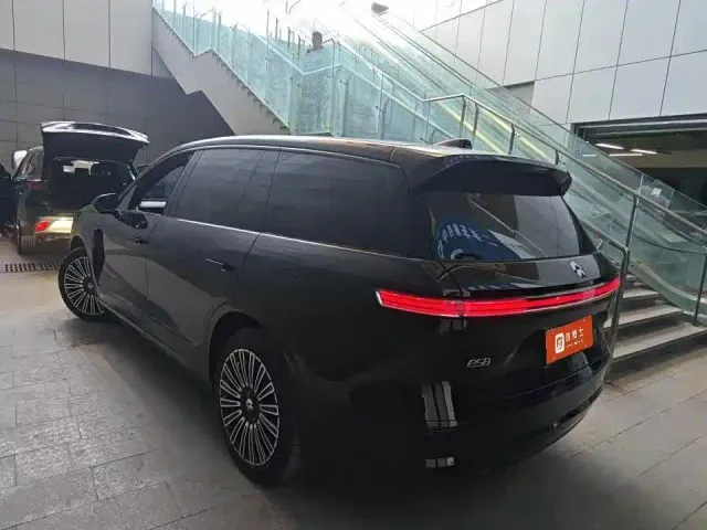 Nio ES8 — Фото автомобиля 8