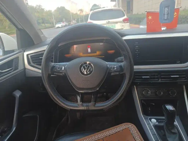 Volkswagen Polo — Фото автомобиля 6