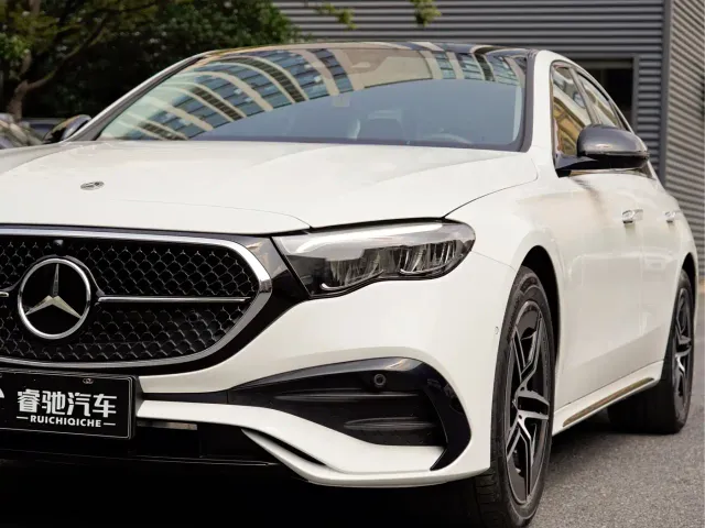 Mercedes-Benz E-Class — Фото автомобиля 7