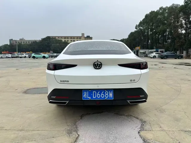 Changan Eado — Фото автомобиля 8