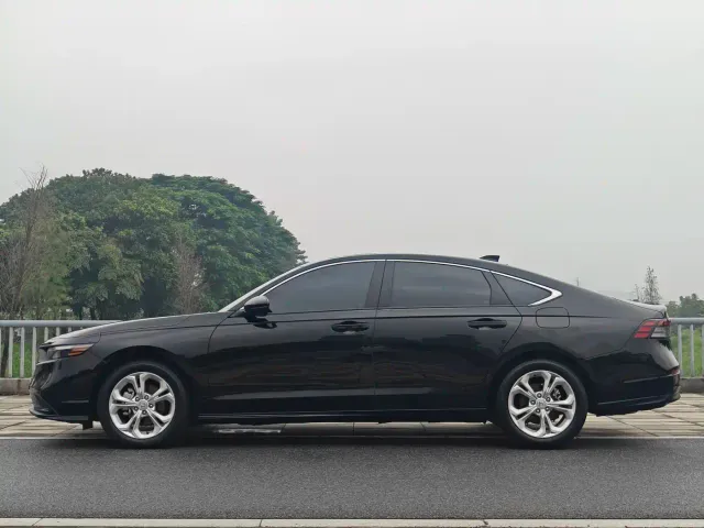 Honda Accord — Фото автомобиля 5