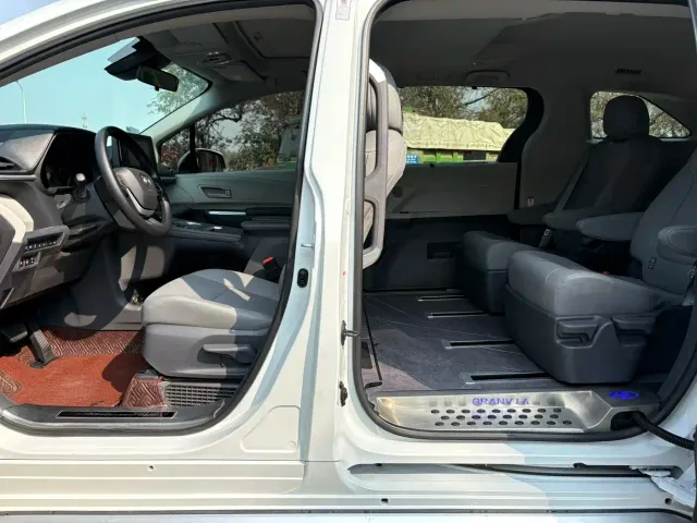 Toyota Granvia — Фото автомобиля 9