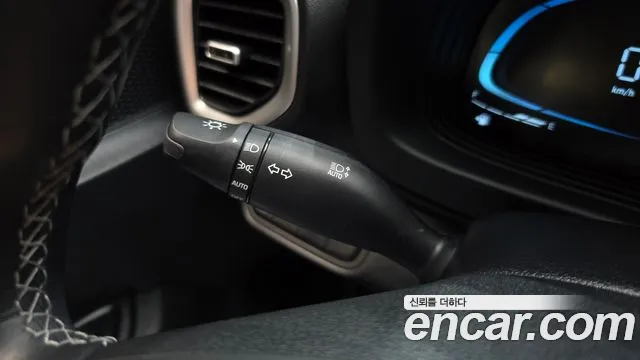 Hyundai Venue — Фото автомобиля 27