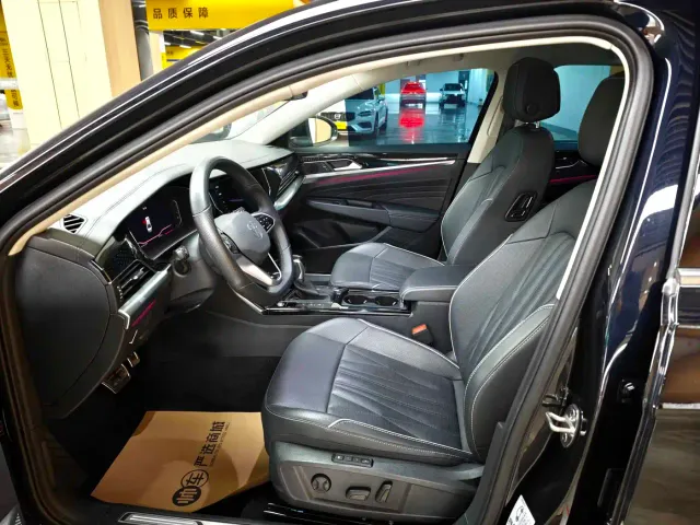 Volkswagen Passat — Фото автомобиля 11