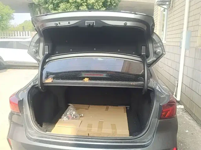 Changan Eado — Фото автомобиля 14