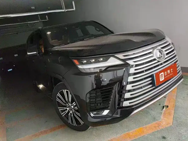 Фотография автомобиля — Lexus LX