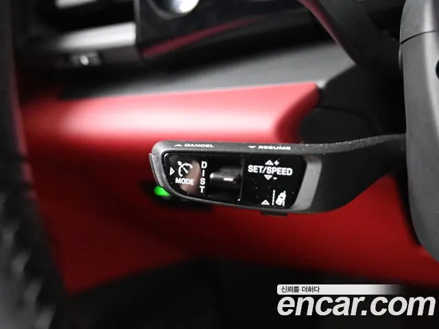 Porsche Macan Electric — Фото автомобиля 18