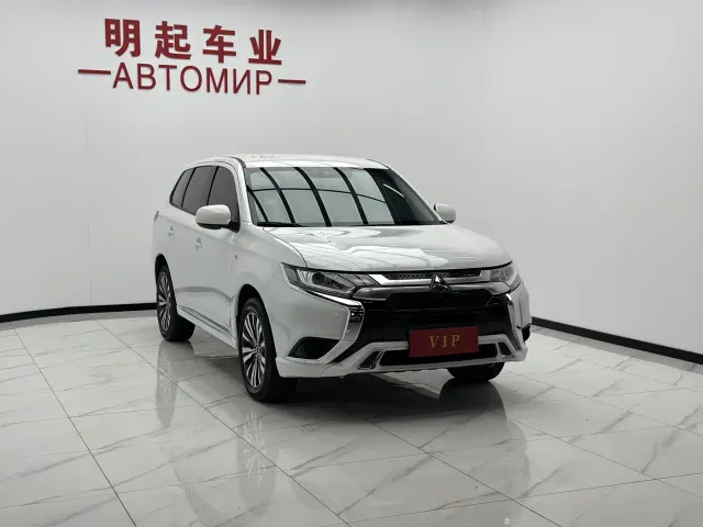 Mitsubishi Outlander — Фото автомобиля 3