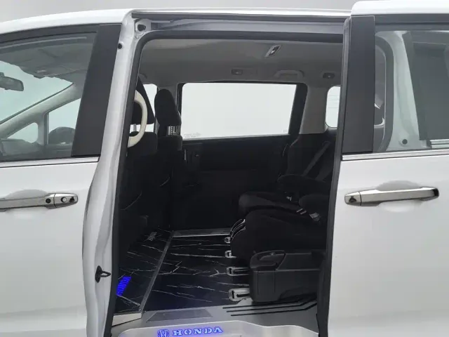 Honda Odyssey — Фото автомобиля 15