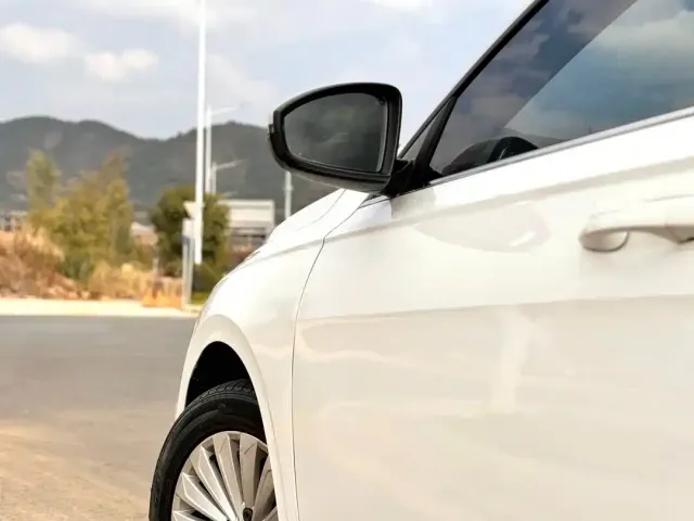 Volkswagen Lavida 2022 1.5L Auto Comfort Edition — Фото автомобиля 11