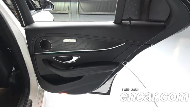 Mercedes-Benz E-Class — Фото автомобиля 14