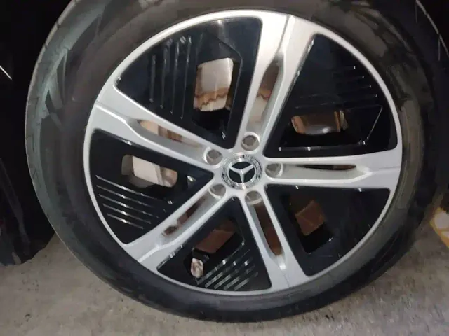 Mercedes-Benz EQE SUV — Фото автомобиля 11