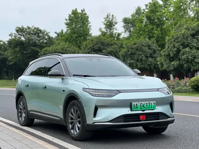 Leapmotor C11 — Фото автомобиля 3