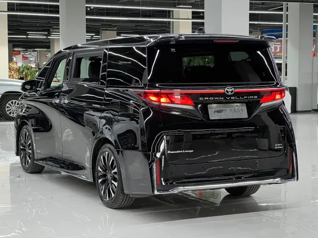 Toyota Vellfire — Фото автомобиля 6