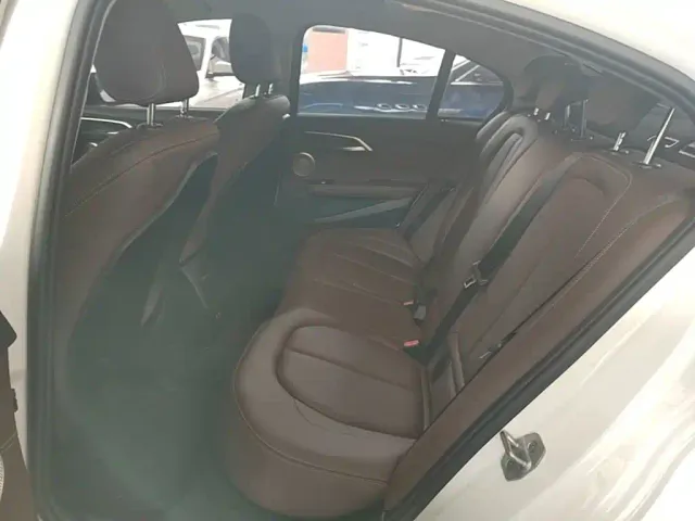 BMW 1 Series — Фото автомобиля 16