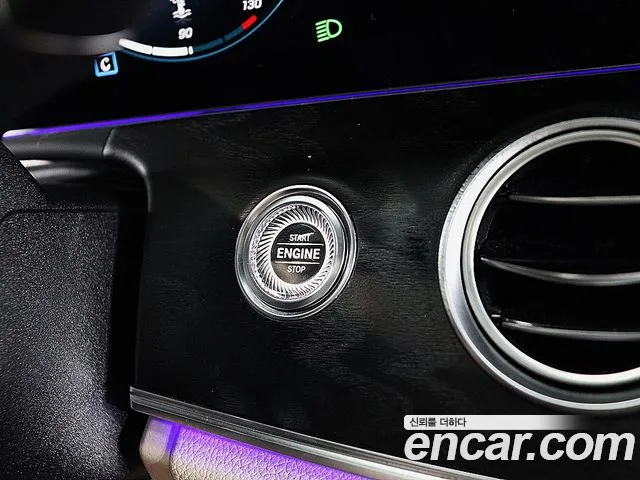 Mercedes-Benz E-Class — Фото автомобиля 17