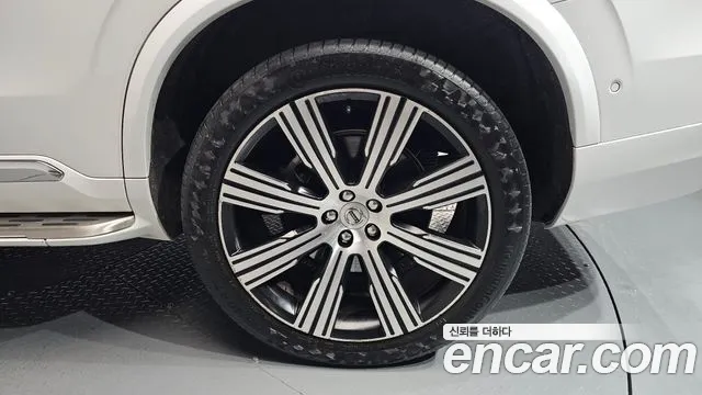 Volvo XC90 — Фото автомобиля 6