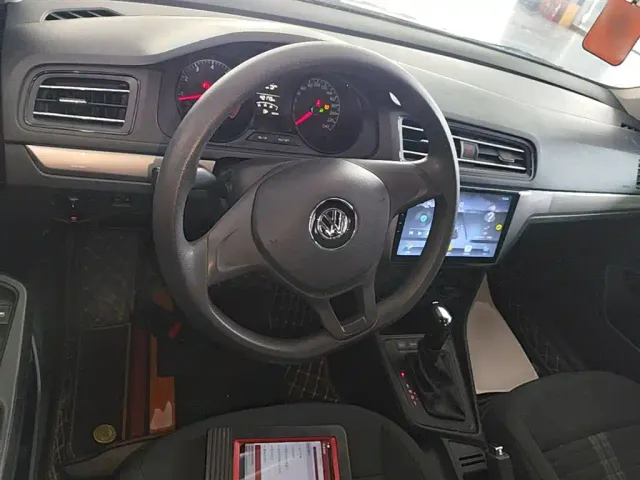 Volkswagen Lavida — Фото автомобиля 10