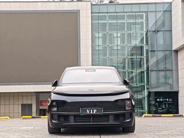 Li Auto L9 — Фото автомобиля 5